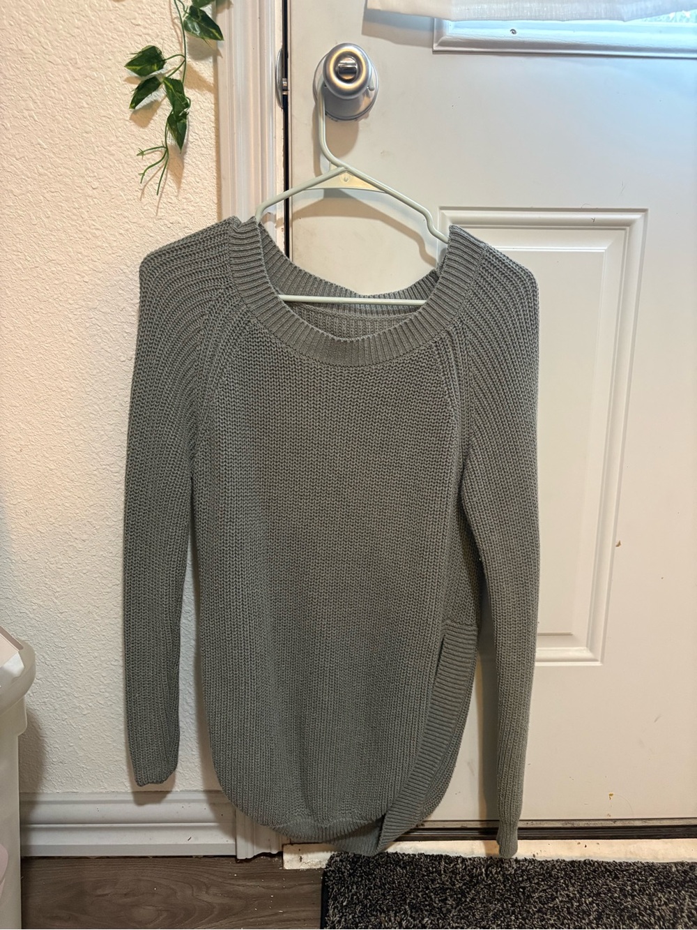 Classic Crewneck Knit Sweater - Light Gray